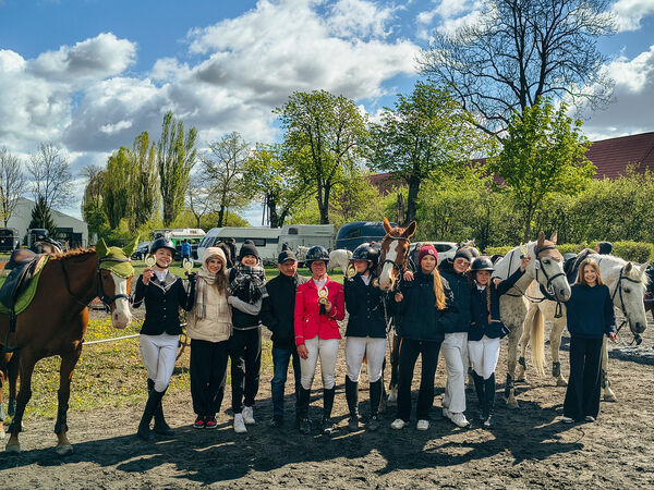 Silver Foule Team podczas zawodów w skokach przez przeszkody w Kozienicach